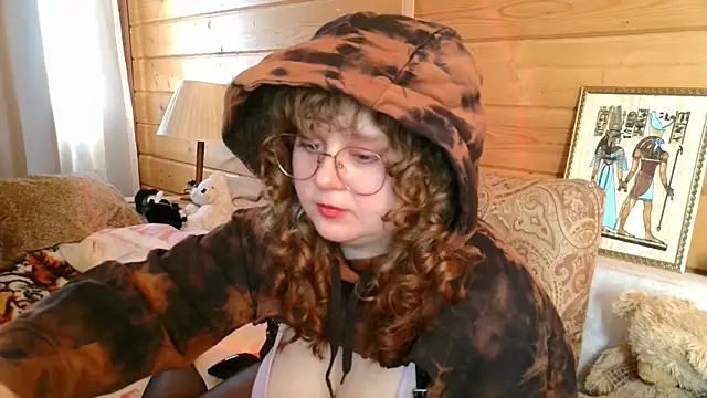 Snapshot of Sara_del_Sun chatting on April 22, 2026, 8:06 am Sara del Sun online show from April 22, 2026, 8:06 am
