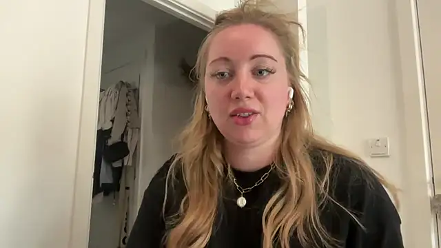 Snapshot of arielsweetieee chatting on June 10, 2026, 2:16 pm arielsweetieee online show from June 10, 2026, 2:16 pm