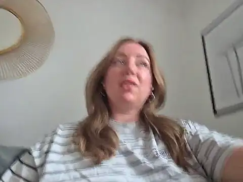 Snapshot of arielsweetieee chatting on July 21, 2026, 8:16 am arielsweetieee online show from July 21, 2026, 8:16 am