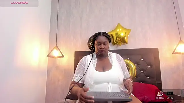 Canela  hot online show from April 22, 2026, 1:34 pm