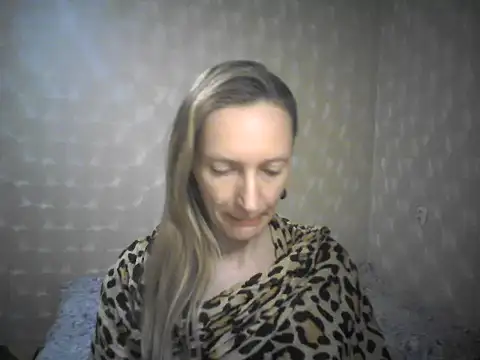 LunaBelle8 online show from April 16, 2026, 6:41 pm