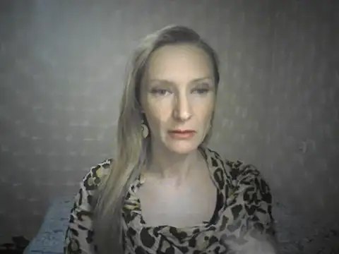 LunaBelle8 online show from April 19, 2026, 5:45 pm