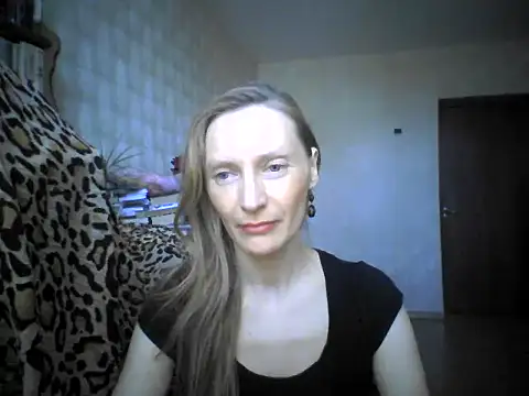 LunaBelle8 online show from April 24, 2026, 11:01 am