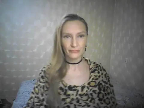 LunaBelle8 online show from April 25, 2026, 5:43 pm