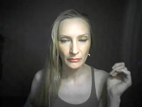 LunaBelle8 online show from June 11, 2026, 6:06 pm