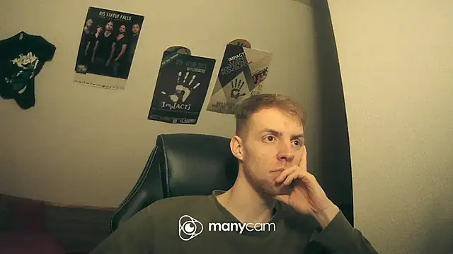 Snapshot of Milkyman7 chatting on December 17, 2024, 8:54 pm Milkyman7 online show from December 17, 2024, 8:54 pm