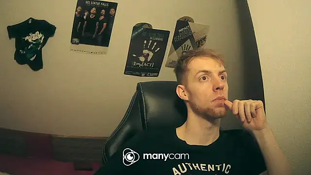 Snapshot of Milkyman7 chatting on December 18, 2024, 8:47 pm Milkyman7 online show from December 18, 2024, 8:47 pm