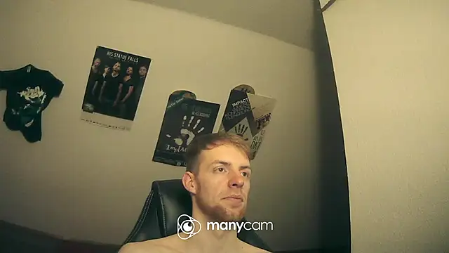 Snapshot of Milkyman7 chatting on December 22, 2024, 9:53 pm Milkyman7 online show from December 22, 2024, 9:53 pm