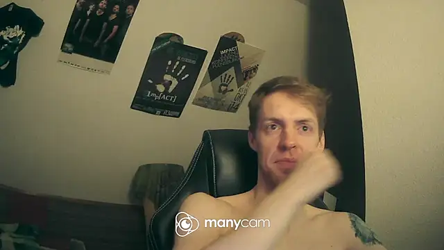 Snapshot of Milkyman7 chatting on February 5, 2025, 11:39 pm Milkyman7 online show from February 5, 2025, 11:39 pm