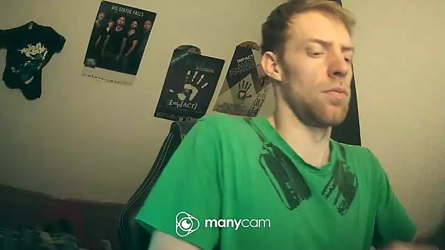 Snapshot of Milkyman7 chatting on March 17, 2025, 9:34 pm Milkyman7 online show from March 17, 2025, 9:34 pm