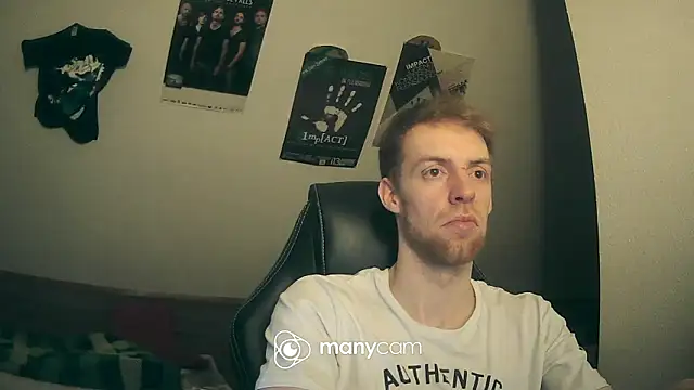 Snapshot of Milkyman7 chatting on March 22, 2025, 9:31 pm Milkyman7 online show from March 22, 2025, 9:31 pm