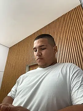 Snapshot of Patricio_02 chatting on June 18, 2026, 8:13 pm Patricio 02 online show from June 18, 2026, 8:13 pm