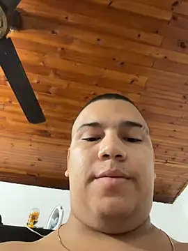 Snapshot of Patricio_02 chatting on July 7, 2026, 12:31 pm Patricio 02 online show from July 7, 2026, 12:31 pm