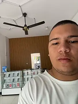 Snapshot of Patricio_02 chatting on July 24, 2026, 2:15 pm Patricio 02 online show from July 24, 2026, 2:15 pm