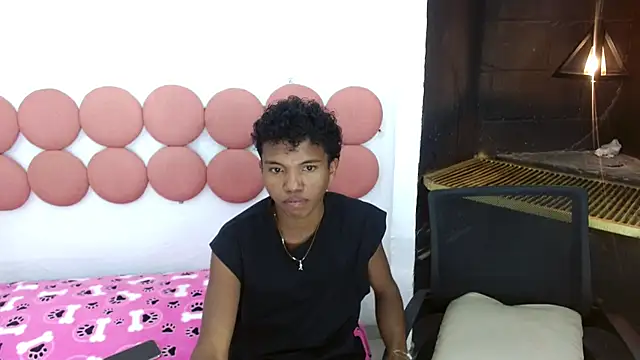 Chris Hott online show from April 21, 2026, 2:15 am