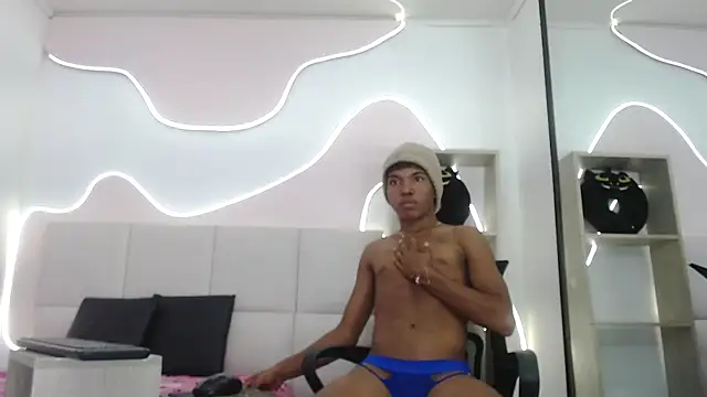 Chris Hott online show from April 26, 2026, 8:17 pm