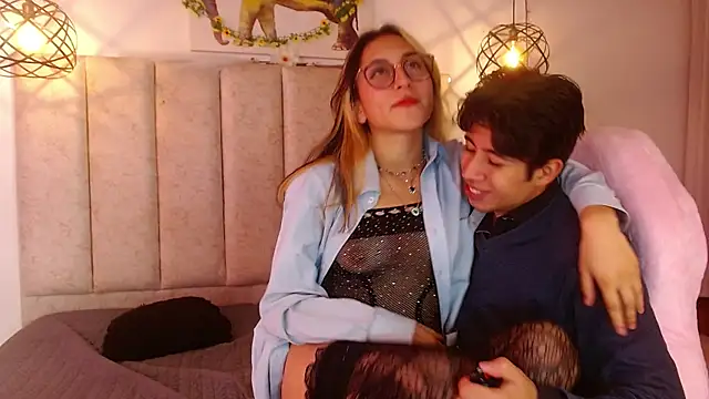 mrandmrsvixencs online show from May 22, 2026, 2:12 pm