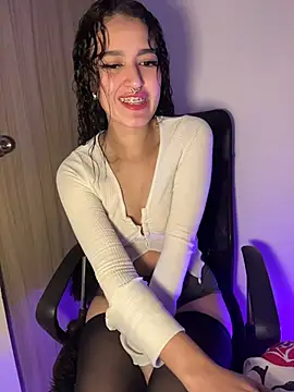 Snapshot of gema_stone chatting on May 11, 2026, 5:57 am gema stone online show from May 11, 2026, 5:57 am