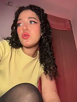 Snapshot of gema_stone chatting on June 5, 2026, 6:31 am gema stone online show from June 5, 2026, 6:31 am