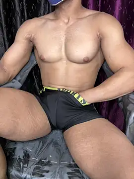 aarav chaudhary007 online show from April 22, 2026, 7:15 pm