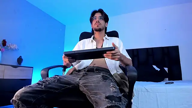 Dannyperlaza online show from April 23, 2026, 3:30 am