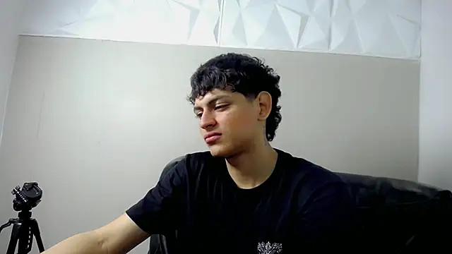 Snapshot of Yosepp_cum chatting on May 4, 2026, 4:08 am Yosepp cum online show from May 4, 2026, 4:08 am