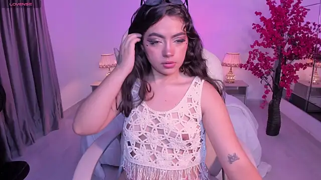 Natasha-aniston online show from April 22, 2026, 3:09 am