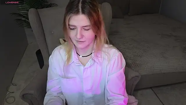 TonyaMeow online show from April 21, 2026, 1:42 am