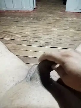 douglasefernanda online show from April 29, 2026, 4:27 am