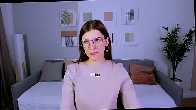 Snapshot of AnnaThorne chatting on April 28, 2026, 4:17 am AnnaThorne online show from April 28, 2026, 4:17 am