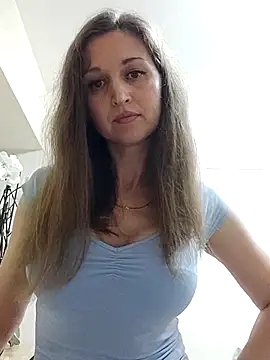 Snapshot of irresistibelle chatting on April 26, 2026, 9:56 pm irresistibelle online show from April 26, 2026, 9:56 pm