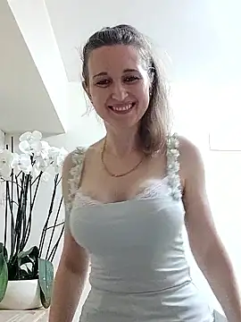 Snapshot of irresistibelle chatting on May 6, 2026, 8:03 pm irresistibelle online show from May 6, 2026, 8:03 pm