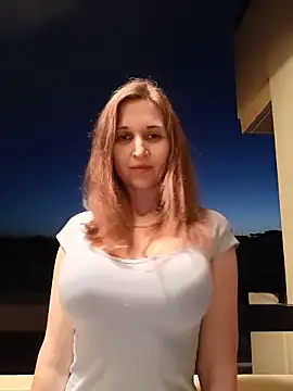 Snapshot of irresistibelle chatting on May 19, 2026, 1:56 am irresistibelle online show from May 19, 2026, 1:56 am