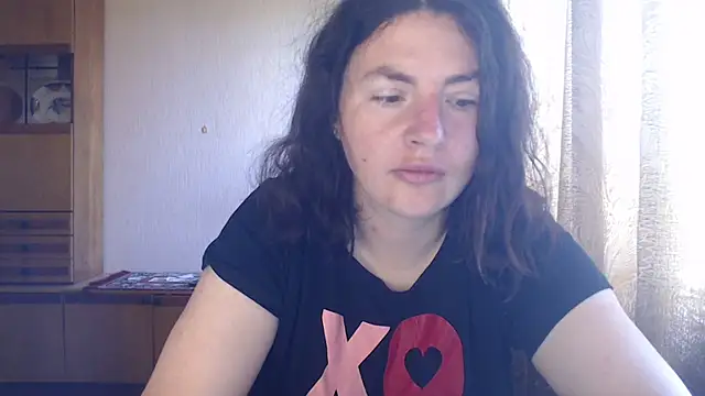 Snapshot of AlinaxJames chatting on July 25, 2026, 7:28 am AlinaxJames online show from July 25, 2026, 7:28 am
