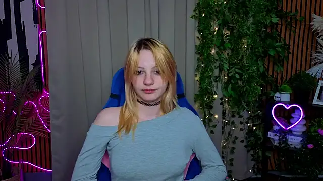 EmilyRods online show from April 22, 2026, 12:07 pm