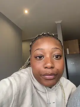 EbonySlimXx online show from April 25, 2026, 2:36 pm