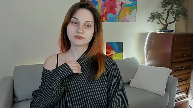 elani lune online show from April 28, 2026, 4:01 pm