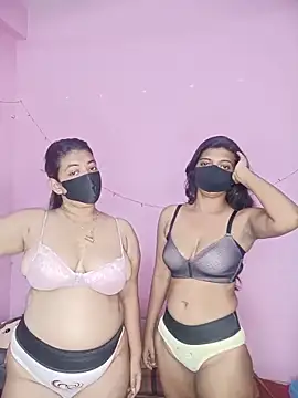 Snapshot of Loving_Naughtycouple chatting on May 30, 2026, 4:20 am Loving Naughtycouple online show from May 30, 2026, 4:20 am