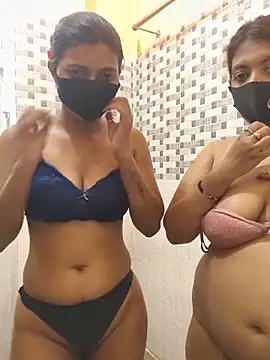 Snapshot of Loving_Naughtycouple chatting on June 4, 2026, 7:03 am Loving Naughtycouple online show from June 4, 2026, 7:03 am