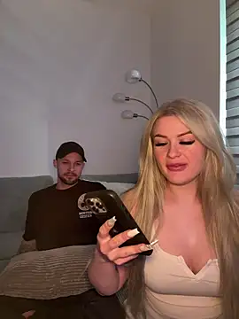 SexyCouple1910 online show from April 21, 2026, 5:17 pm