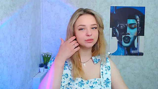 NicoleAura online show from June 3, 2026, 6:05 am