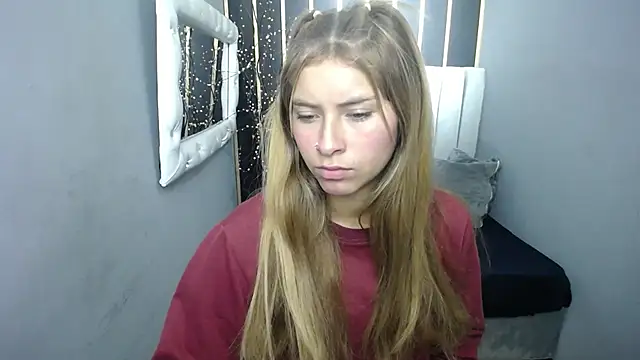 Snapshot of nancy_blonde chatting on April 27, 2026, 12:47 pm nancy blonde online show from April 27, 2026, 12:47 pm