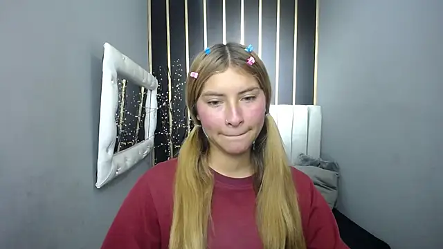 Snapshot of nancy_blonde chatting on April 28, 2026, 12:43 pm nancy blonde online show from April 28, 2026, 12:43 pm