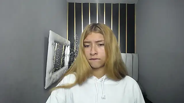 Snapshot of nancy_blonde chatting on May 5, 2026, 12:13 pm nancy blonde online show from May 5, 2026, 12:13 pm
