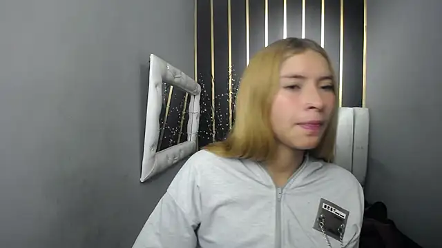 Snapshot of nancy_blonde chatting on May 21, 2026, 12:01 pm nancy blonde online show from May 21, 2026, 12:01 pm