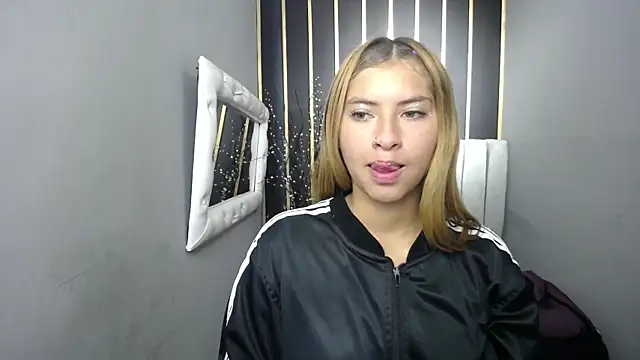 Snapshot of nancy_blonde chatting on May 25, 2026, 12:44 pm nancy blonde online show from May 25, 2026, 12:44 pm