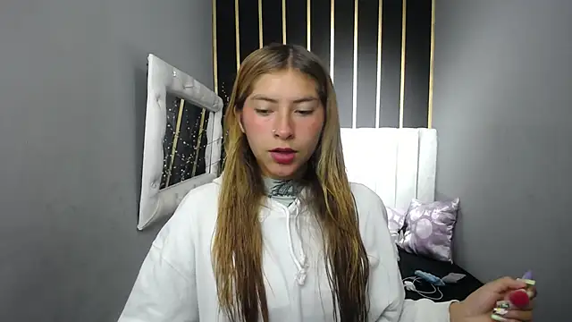 Snapshot of nancy_blonde chatting on June 5, 2026, 1:39 pm nancy blonde online show from June 5, 2026, 1:39 pm