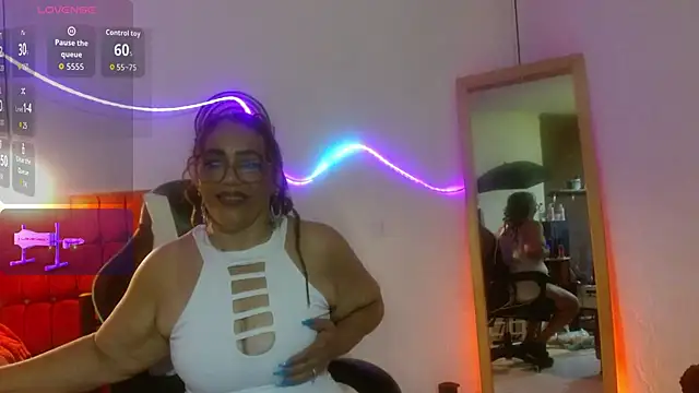 Snapshot of Sweet-Mommy-Milf chatting on May 3, 2026, 3:45 am Sweet-Mommy-Milf online show from May 3, 2026, 3:45 am