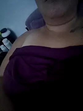 mamisamors online show from April 20, 2026, 10:22 pm