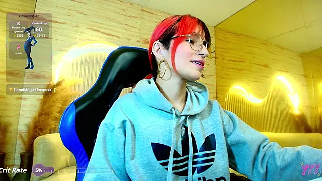 Snapshot of Moon_Red_r chatting on May 9, 2026, 1:16 pm Moon Red r online show from May 9, 2026, 1:16 pm
